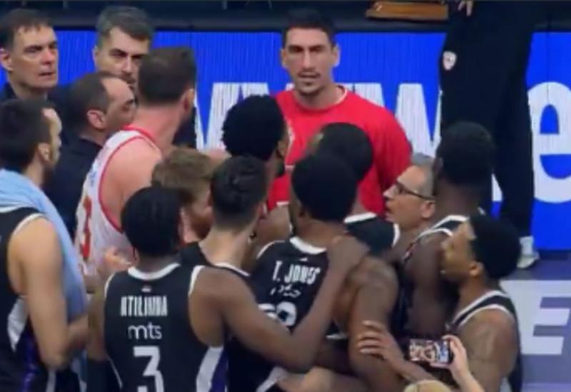 VIDEO I Gužva nakon utakmice Partizan - Olympiacos 